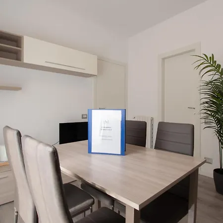 Apartment Trilocale Ospedale Civile 6 Via Costalunga *
