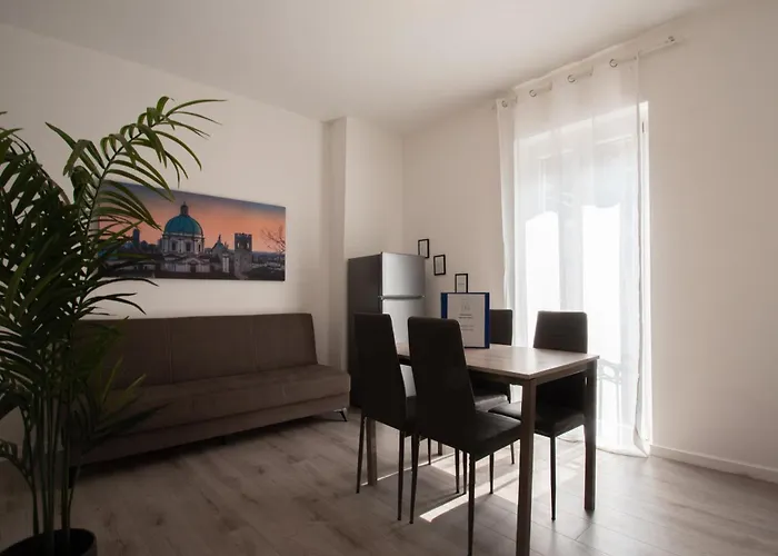 アパート Trilocale Ospedale Civile 6 Via Costalunga *